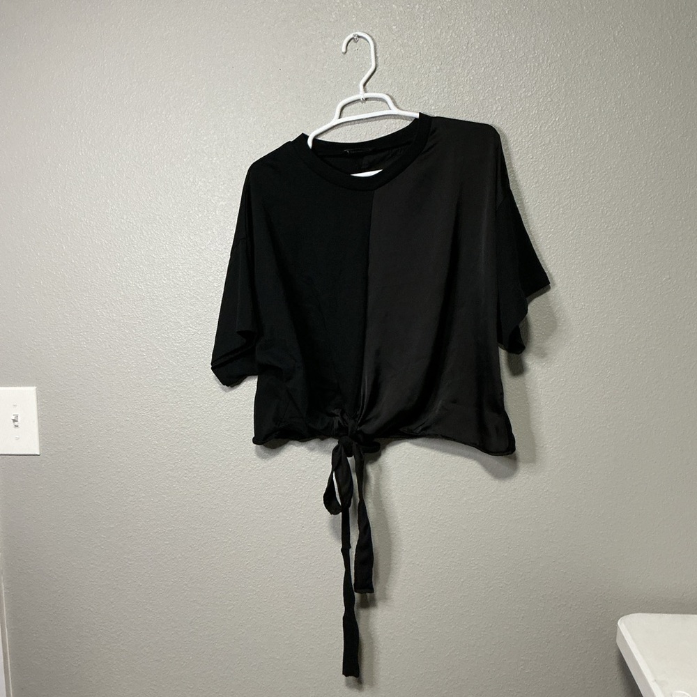 AllSaints Black Tie Front Crop Top Women’s Size 12 Short Sleeve Minimalist EUC